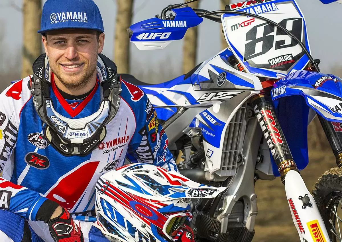 UFO White Vulcan Universal MX Handguards 3 UFO White Vulcan Universal MX Handguards - Image 3